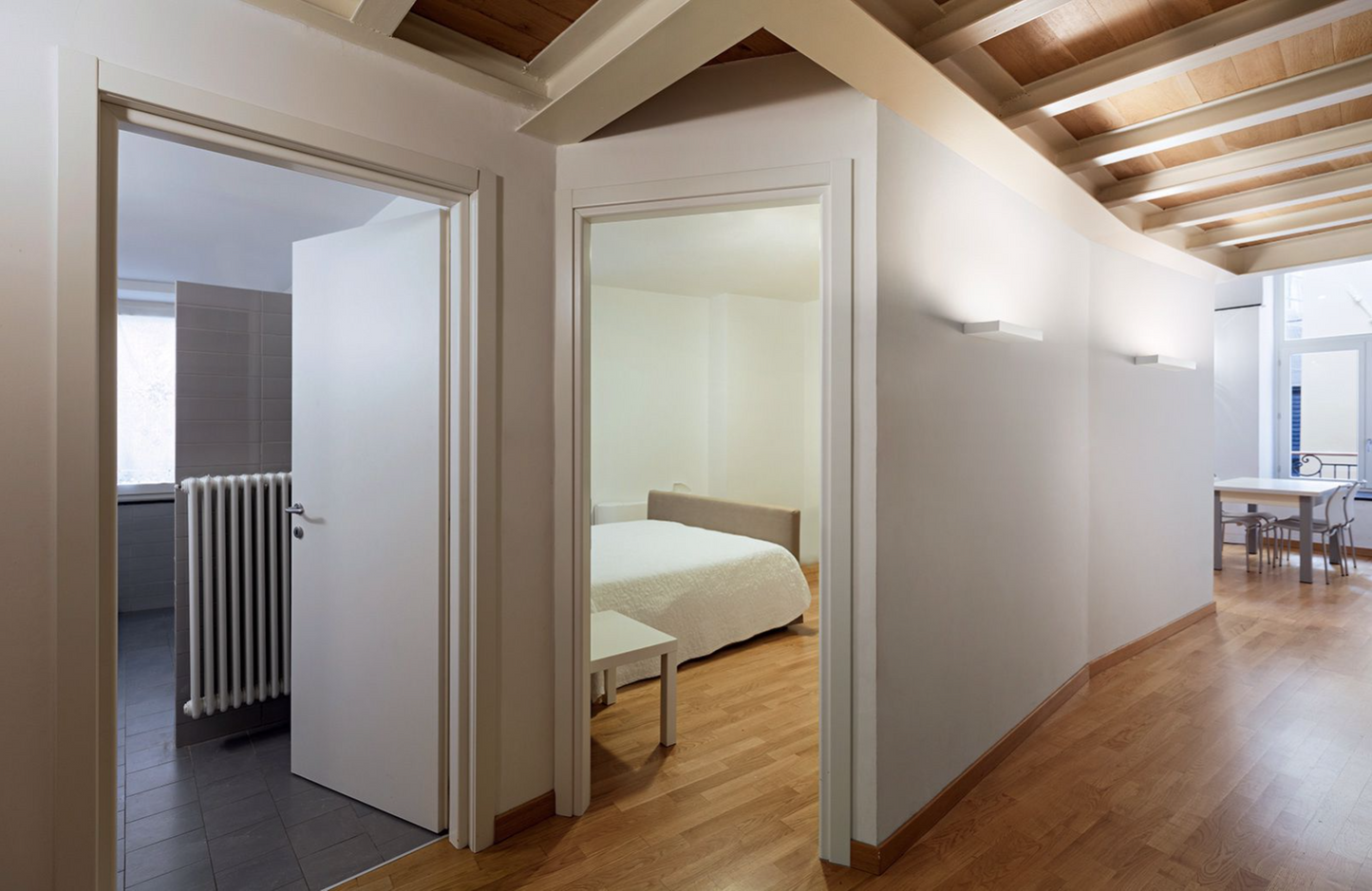 LINEALIGHT REGOLO APPLIQUE LED 36W 3000K LUCE BIANCA ANODIZZATO 32,3 CM  MONOEM.