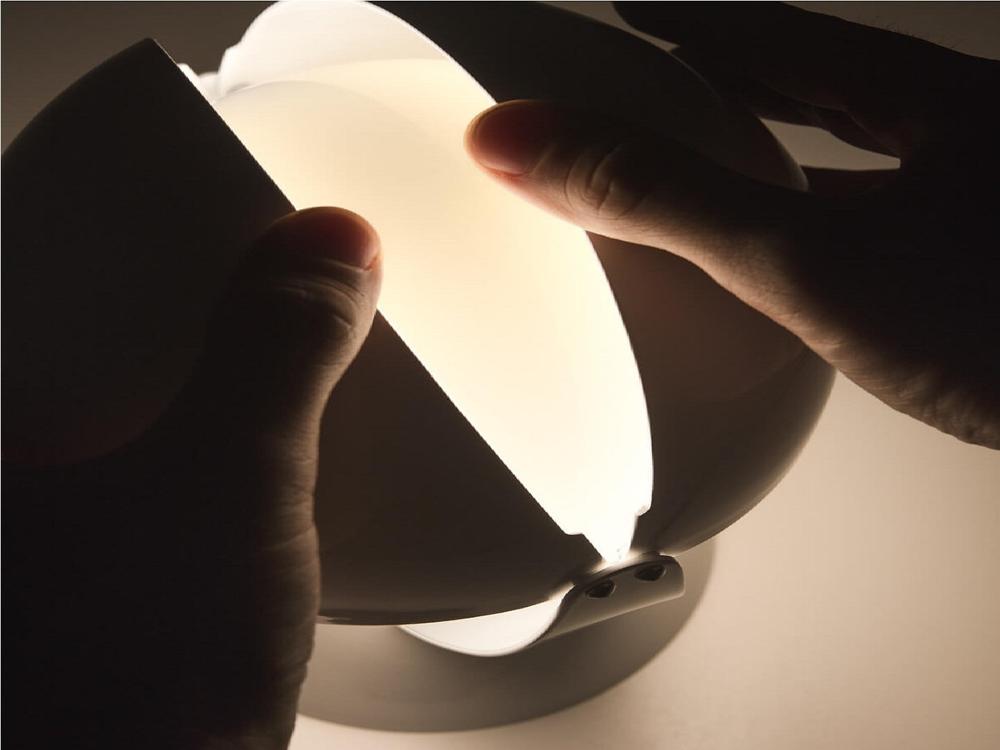 Lampada da tavolo a doppia emissione BUONANOTTE LINEA LIGHT STILNOVO BIANCO 8961