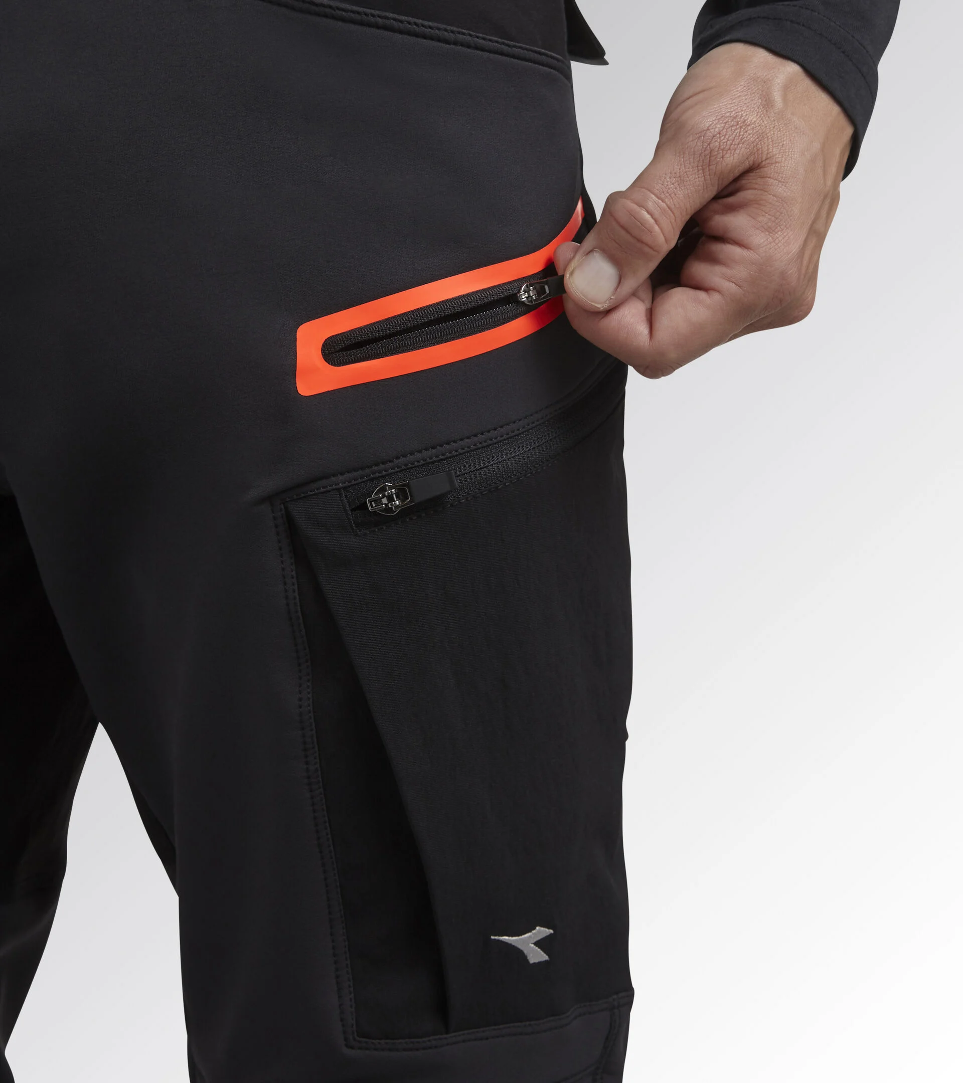 Diadora Utility PANT HYBRID PERFORMANCE Pantalone performance multimateriale elasticizzato 179838 C8817 NERO/NERO FANTASMA