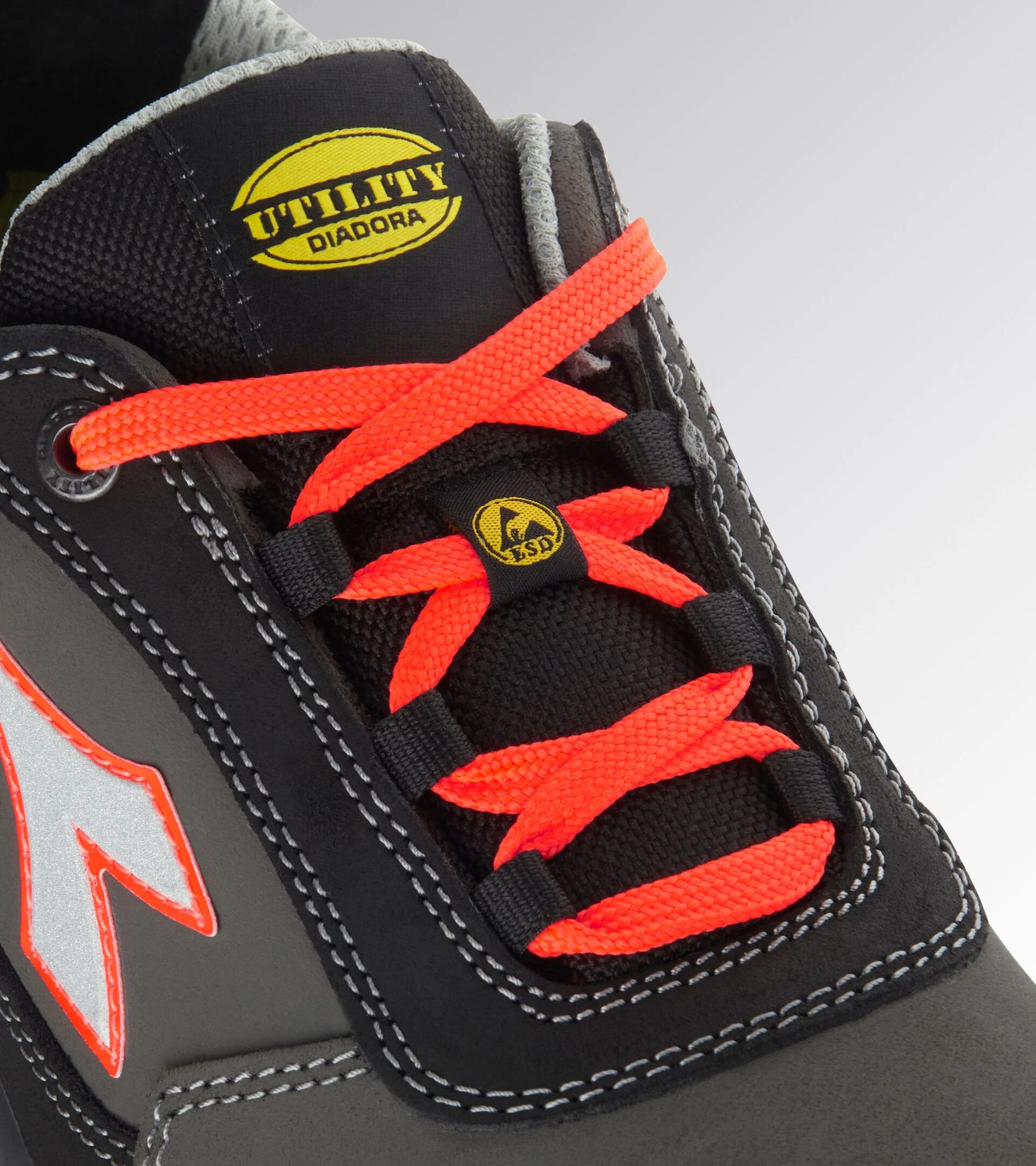 Scarpe Antinfortunistiche DiadoraUtility SHARK STA IMP LEAT LOW S3S FO SR SC ESD