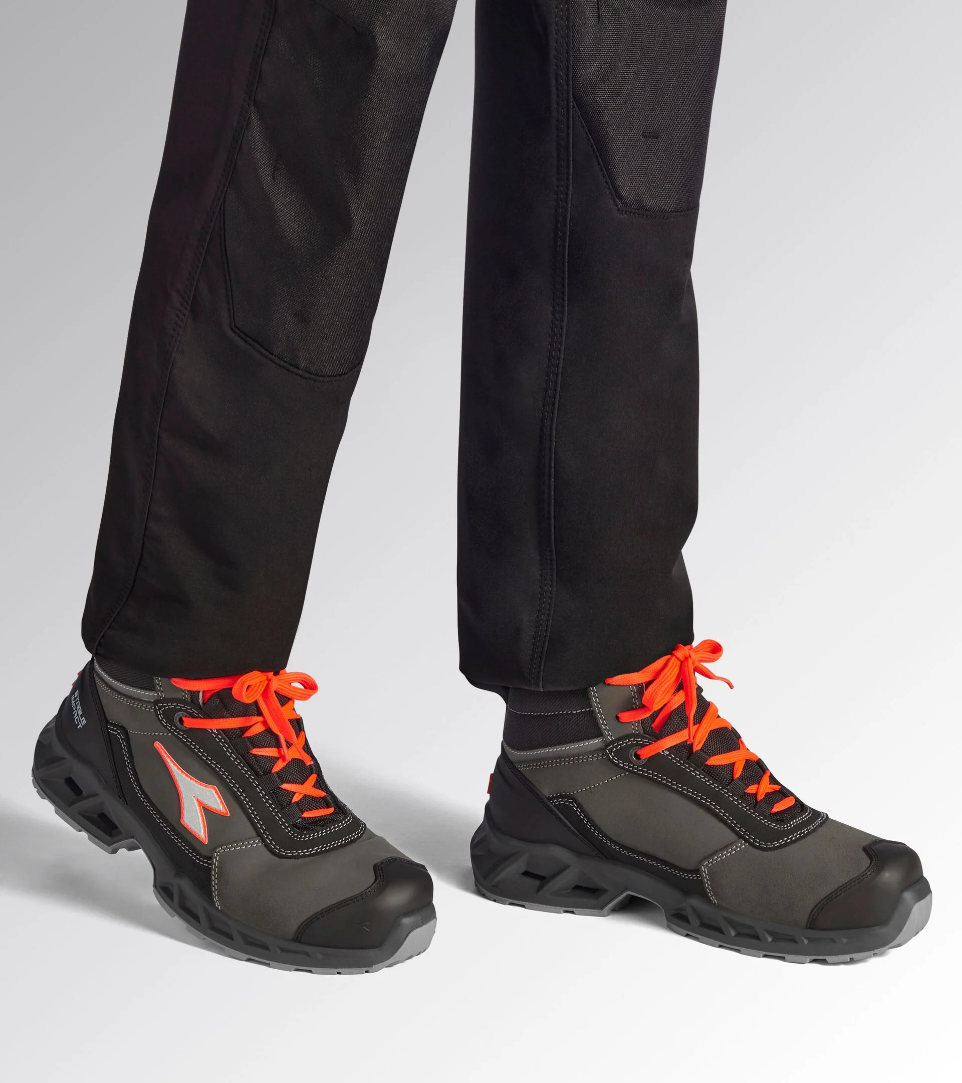 Scarpe Antinfortunistiche DiadoraUtility SHARK STA IMP LEAT MID S3S FO SR SC ESD