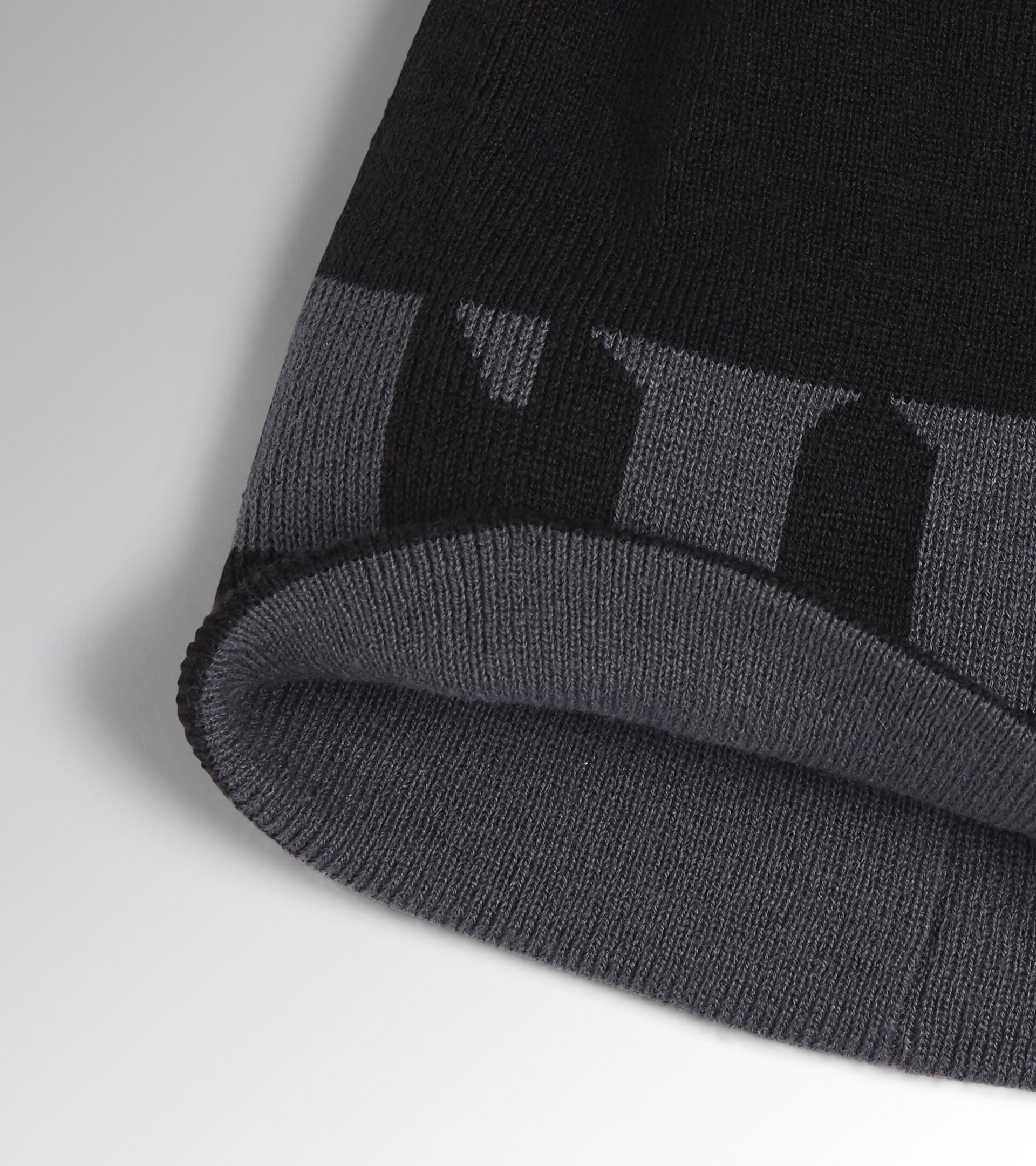 CAPPELLINO INVERNALE REVERSIBILE DIADORA UTILITY WOOL CAP GRAPHIC NERO TG UNICA