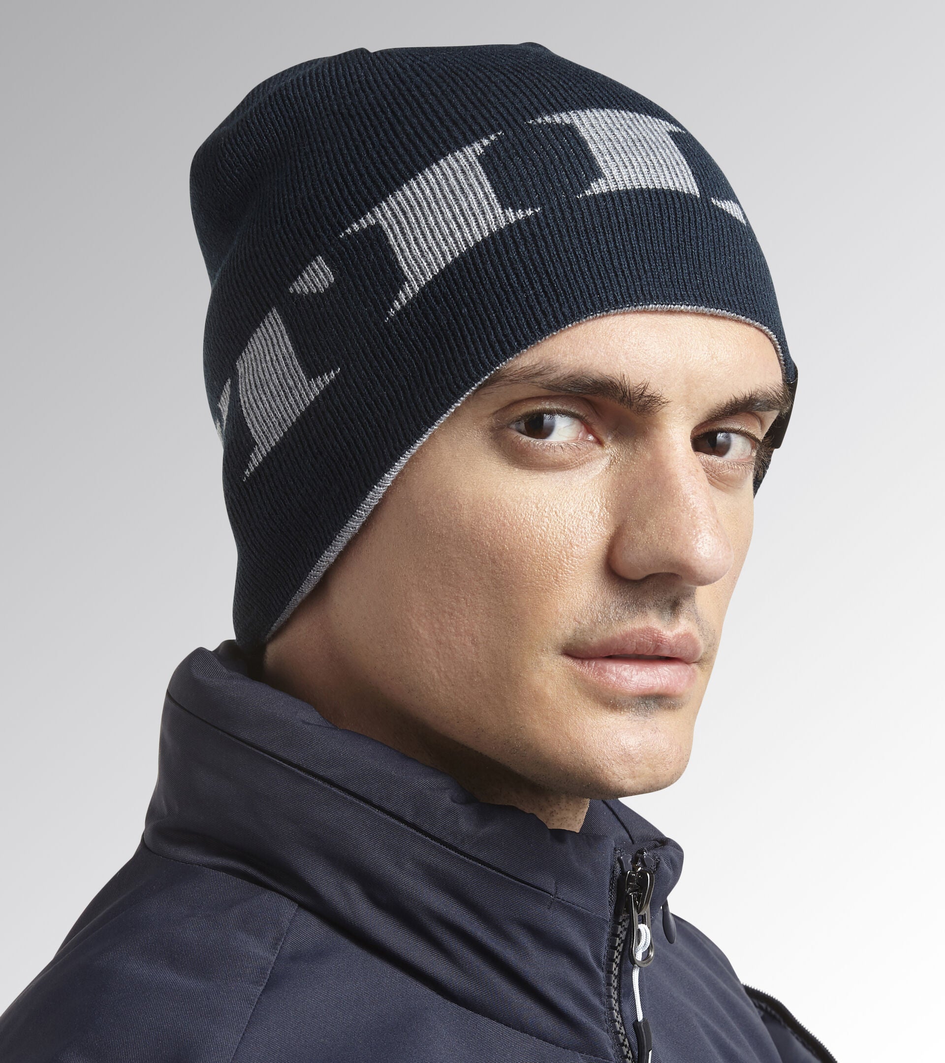 CAPPELLINO INVERNALE REVERSIBILE DIADORA UTILITY WOOL CAP GRAPHIC BLU TG UNICA