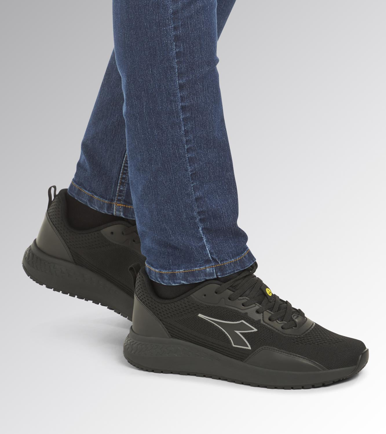 Scarpe da lavoro Diadora Utility CREW EVO O1 SR ESD nero senza puntale